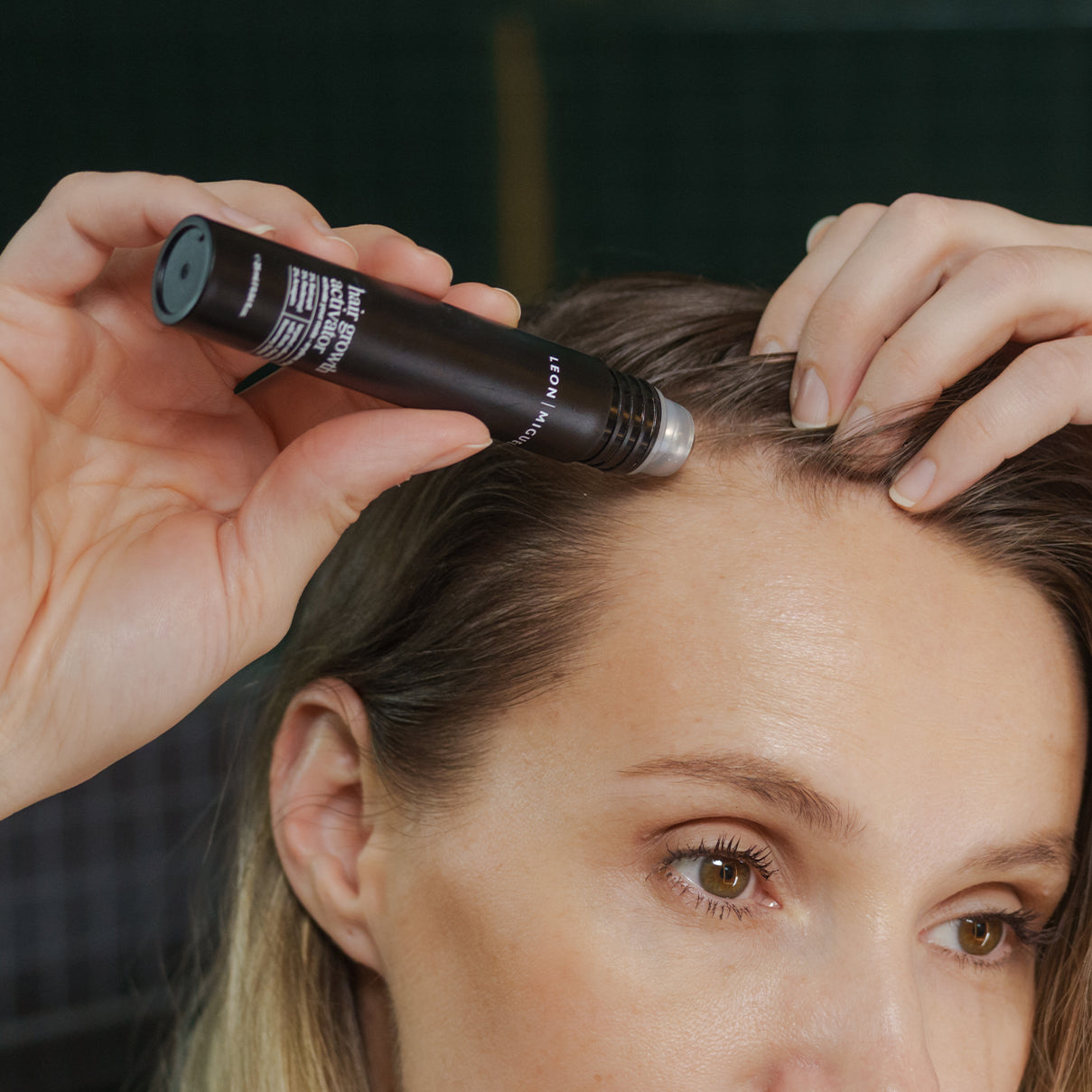 Hochwertiger Hair Growth Activator von Leon Miguel in einer eleganten Flasche, entwickelt zur Aktivierung der Haarwurzeln und Unterstützung des natürlichen Haarwachstums.